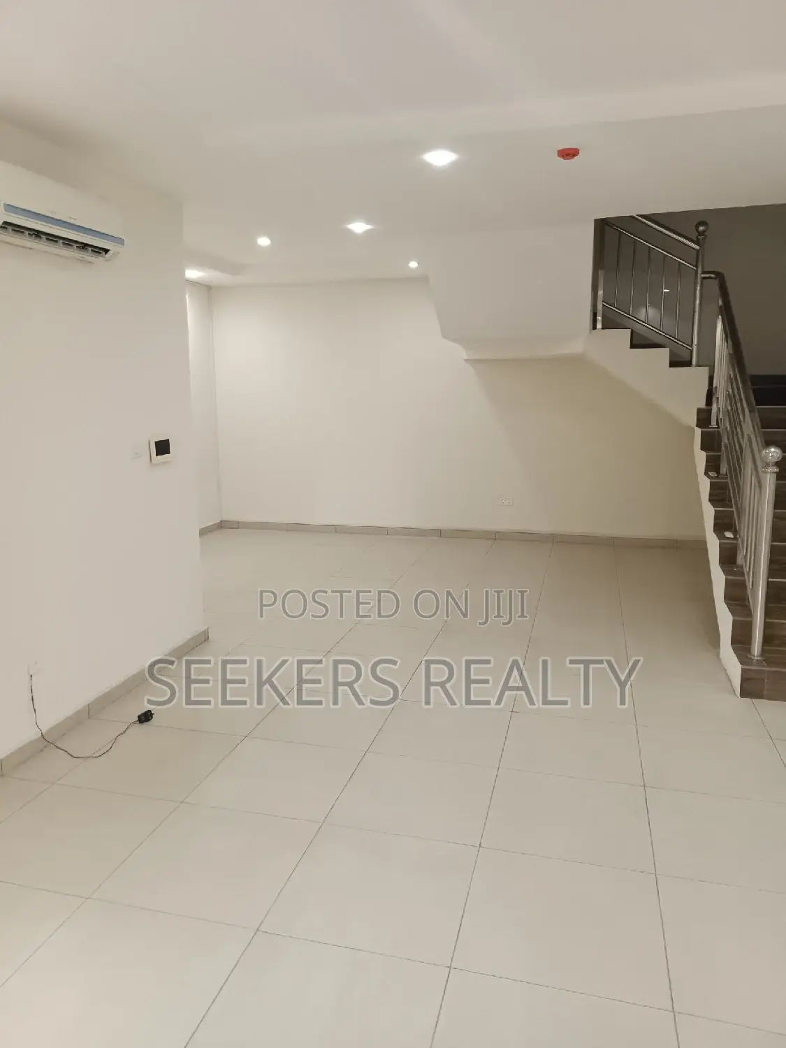 3bdrm Townhouse / Terrace in Seekers Realty, Cantonments for rent