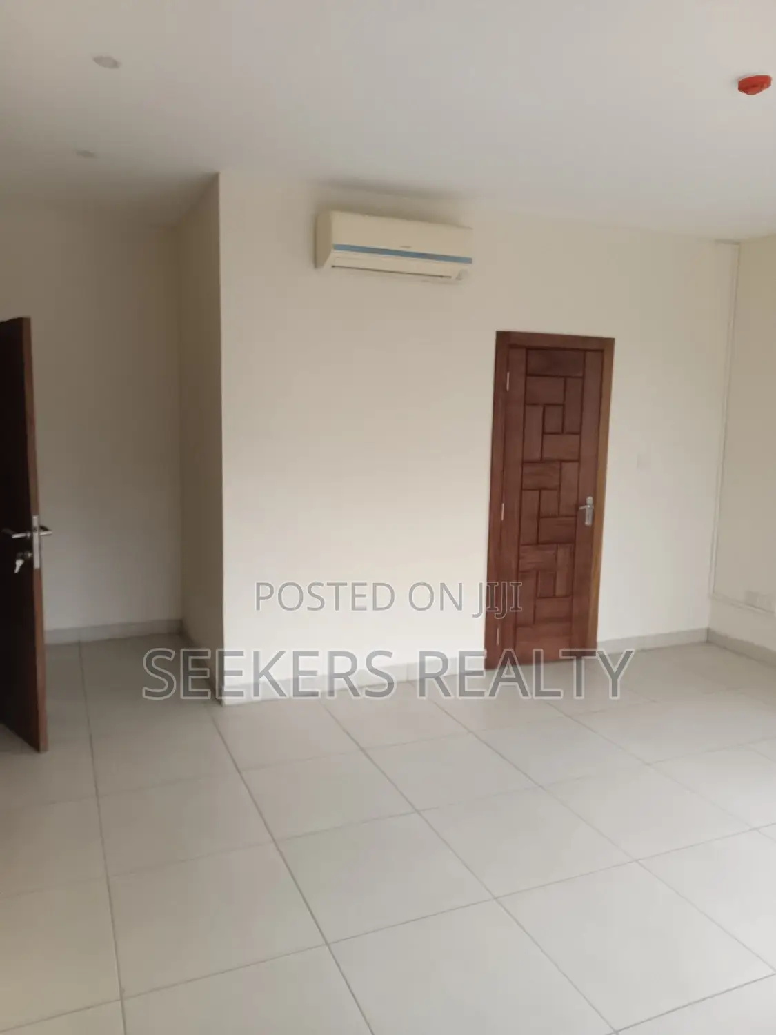 3bdrm Townhouse / Terrace in Seekers Realty, Cantonments for rent