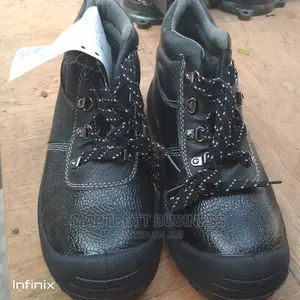 Quality Vaultex Safety Boots