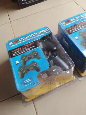 Brand New USB Twin Wireless Game Controller Pad