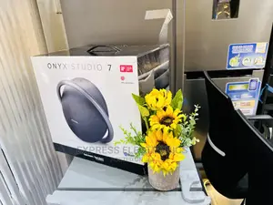 Onyx 7 Bluetooth Speaker  Black Stylish Design