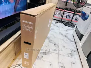 High Contrast Display UHD Smart 55”Cu7172 Samsung