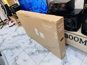 Realistic Shades and Hues UHD Smart Samsung Tv 55”Cu7172