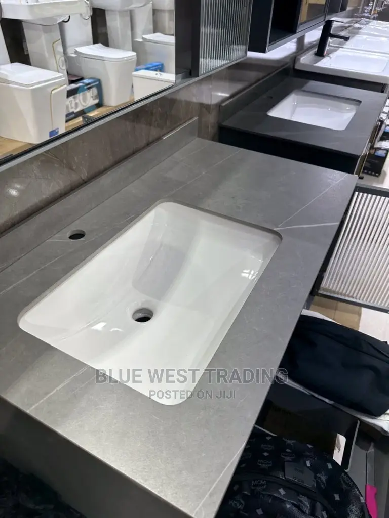 Executive Cabinet Basin With LED Mirrors (90 Centimeters)