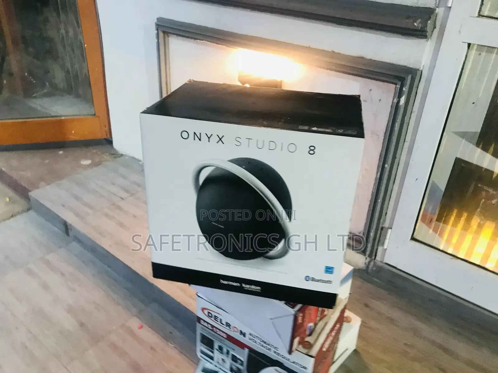 Black Harman Kardon Bluetooth Soundbar Onyx Studio8