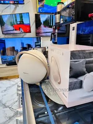 Rounded Bluetooth Speaker  Onyx 8 Studio