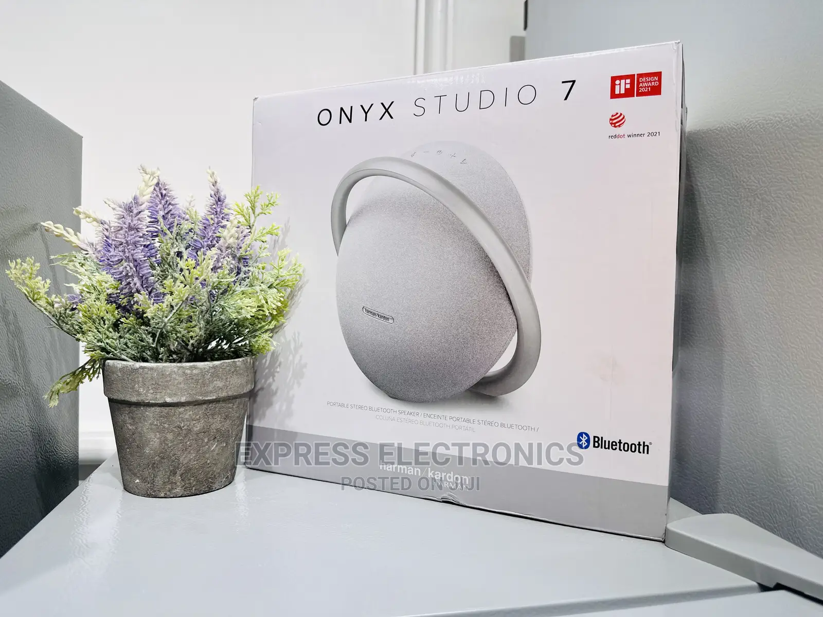 Eco Friendly Sleek Onyx 7 Bluetooth Speaker  