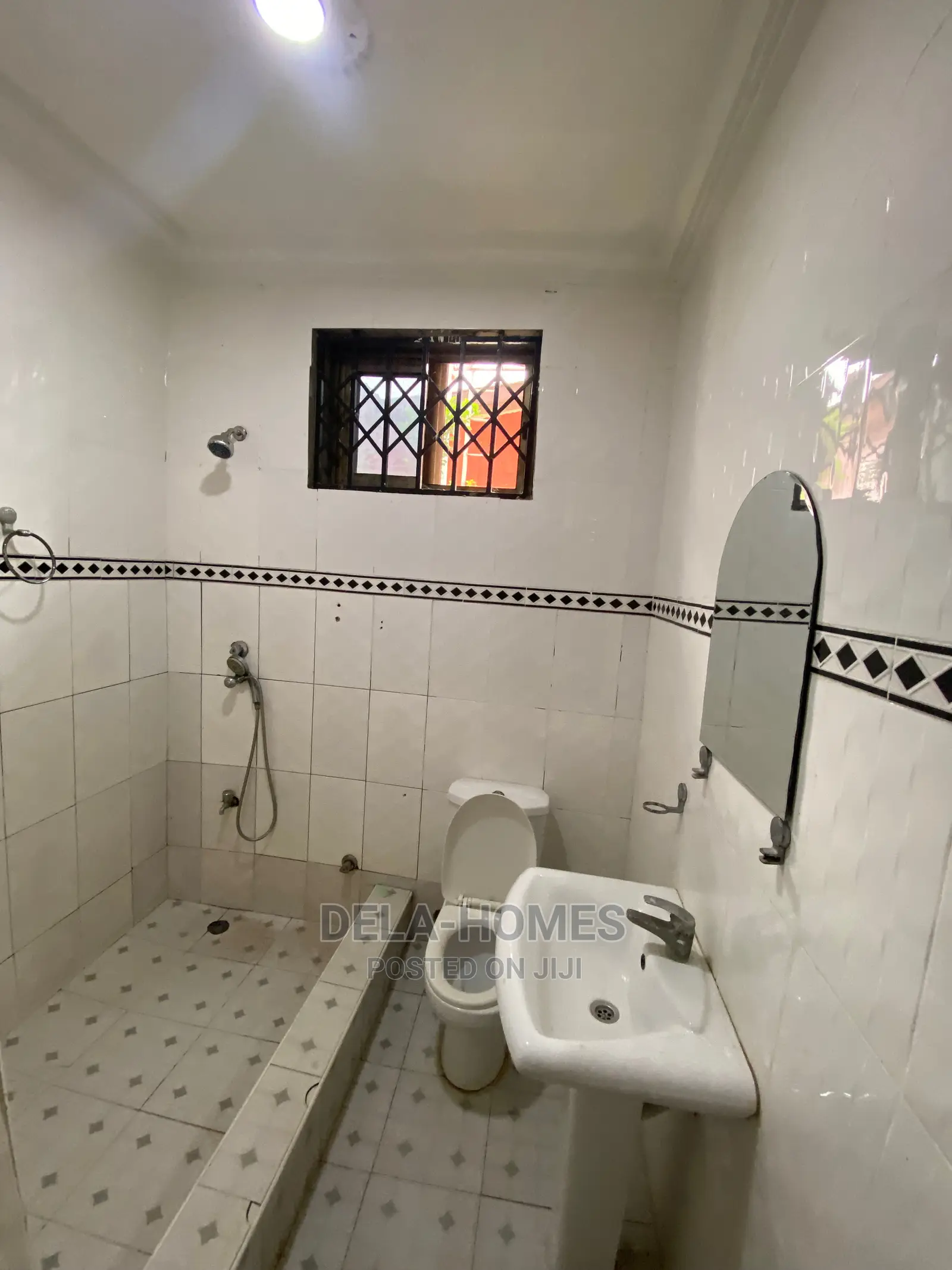 3bdrm Apartment in Lakeside Estate, Ashaley Botwe for rent