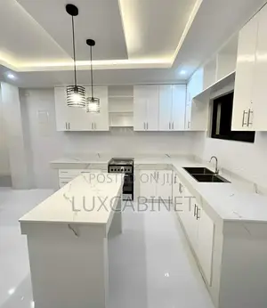 Customize Kitchen Cabinets