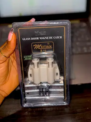 Glass Door Double Head Magnetic Catch