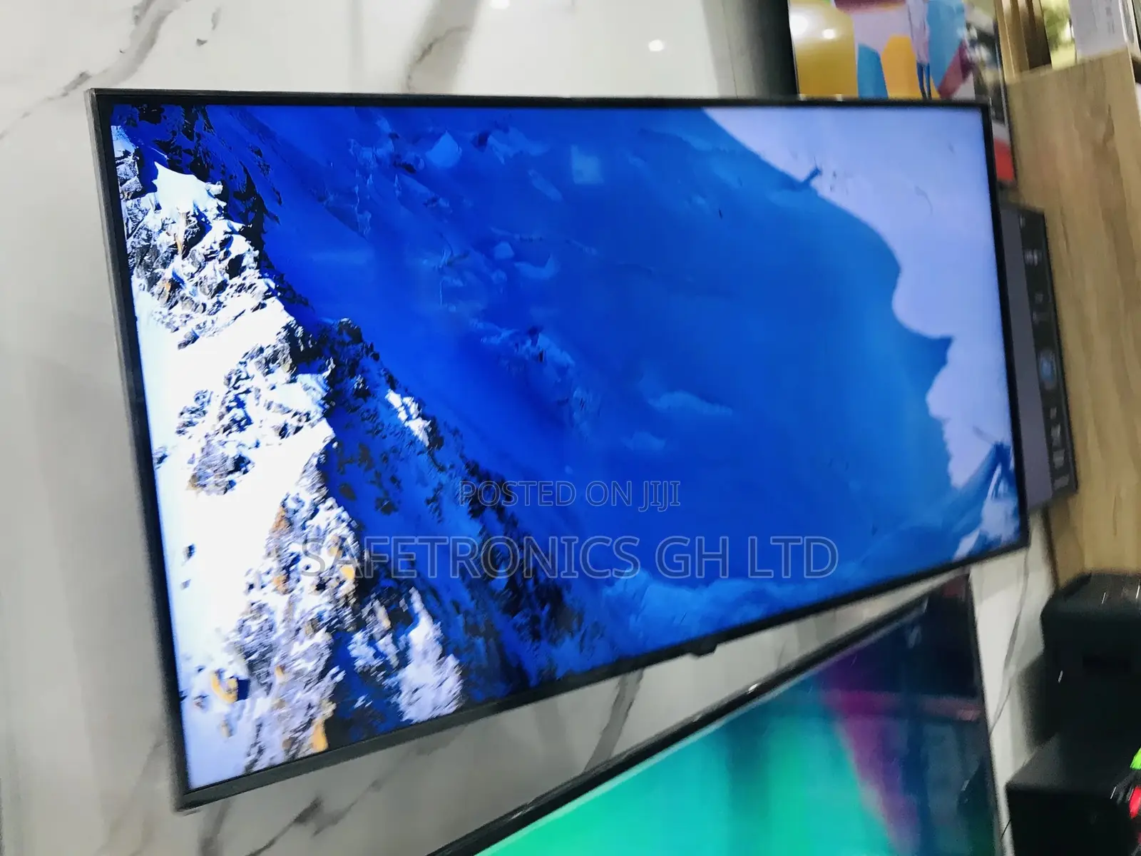 75 Inches Glossy Samsung Crystal UHD QLED Tv