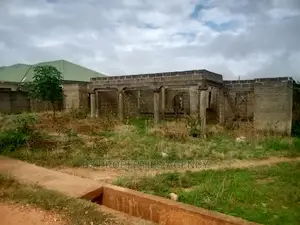 5bdrm House in B2 Properties Agency, Kumasi Metropolitan for sale