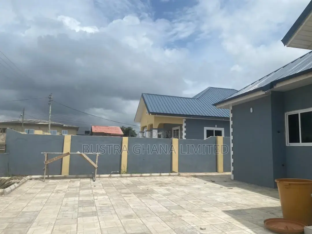3bdrm House in Adom City, Tema Metropolitan for sale