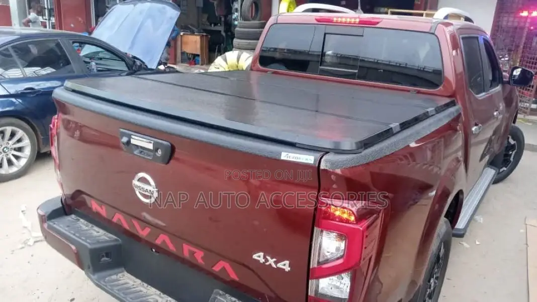 Nissan Navara Pickup Cover (Trifold)
