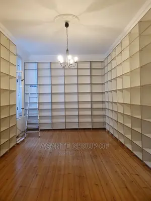 Quality and Affordable Modern Shelves for Shops and Offices