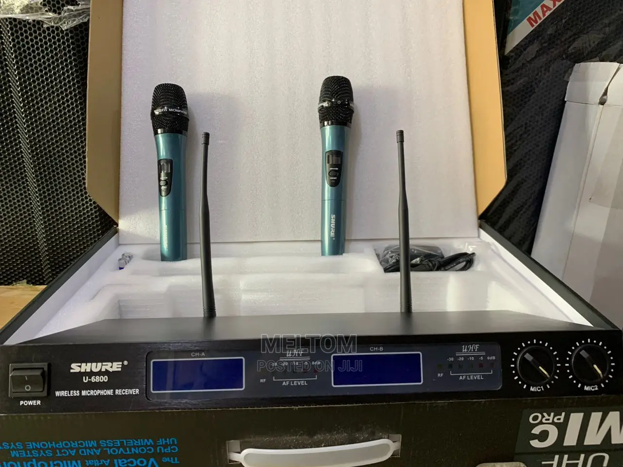 Shure 2IN1 U-6800 Cordless Microphone
