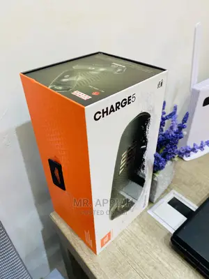 Brand New JBL Charge 5 Waterproof Bluetooth Speaker(Green).