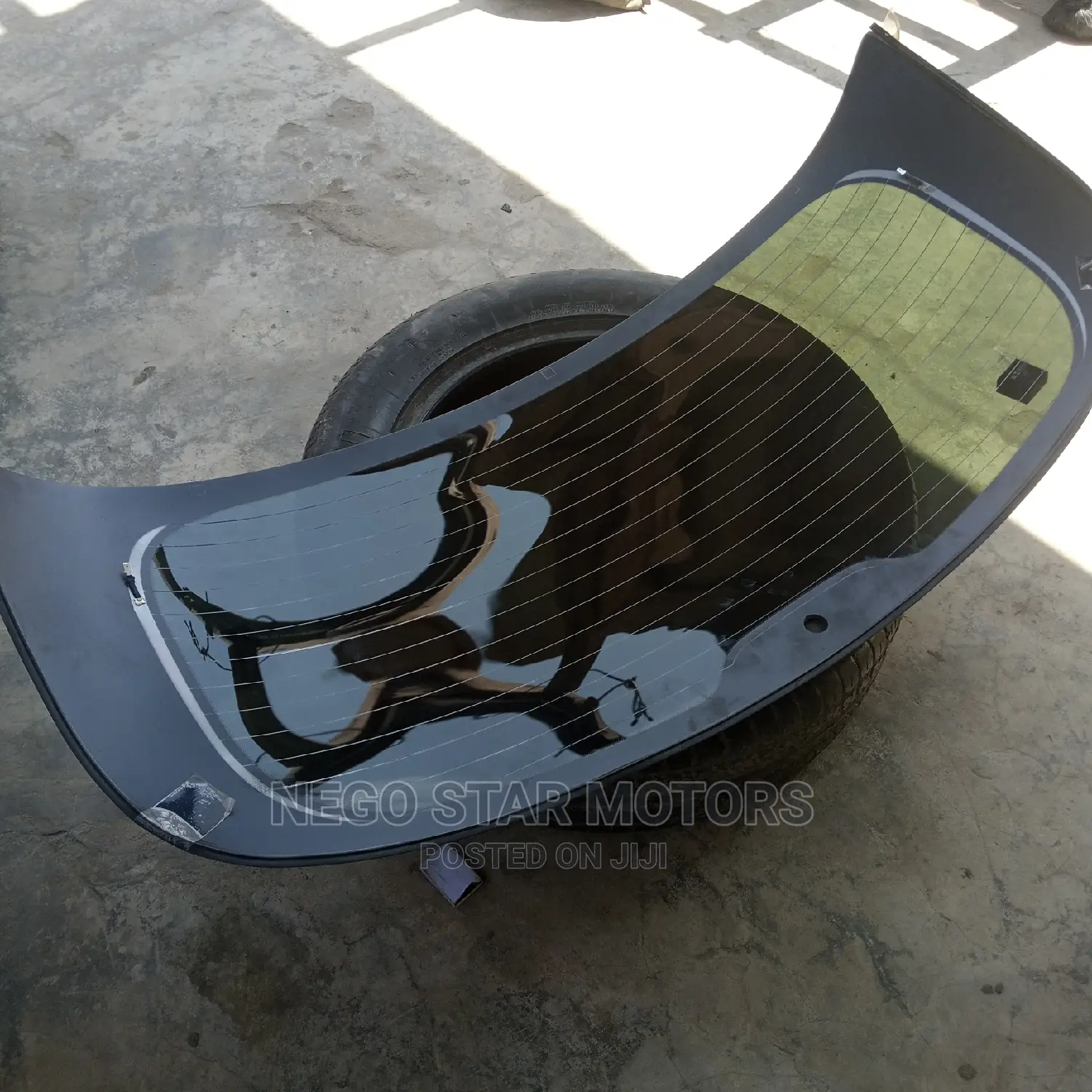 Hyundai Santa Fe 2014 Back Glass
