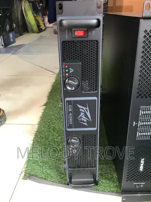 Peavey CS 4080 Mid/ Full Range Speakers Amplifier