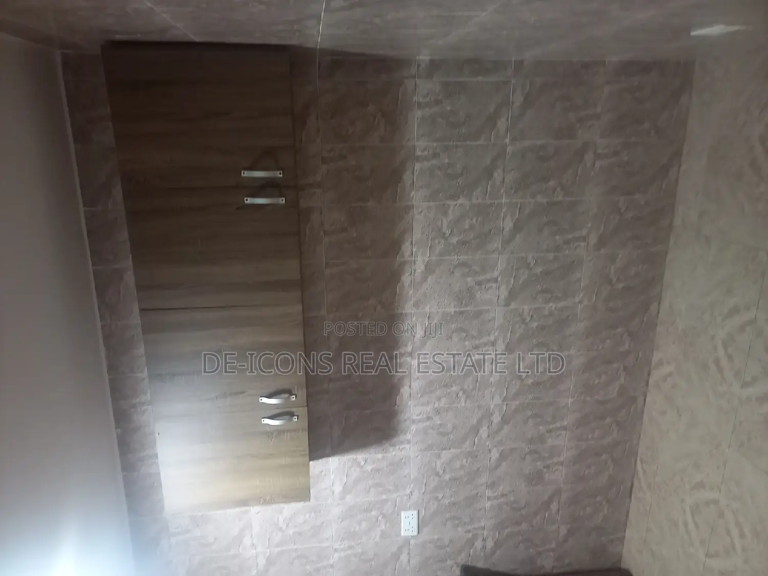 1bdrm Duplex in De-Icons Real Estate, Kasoa for rent