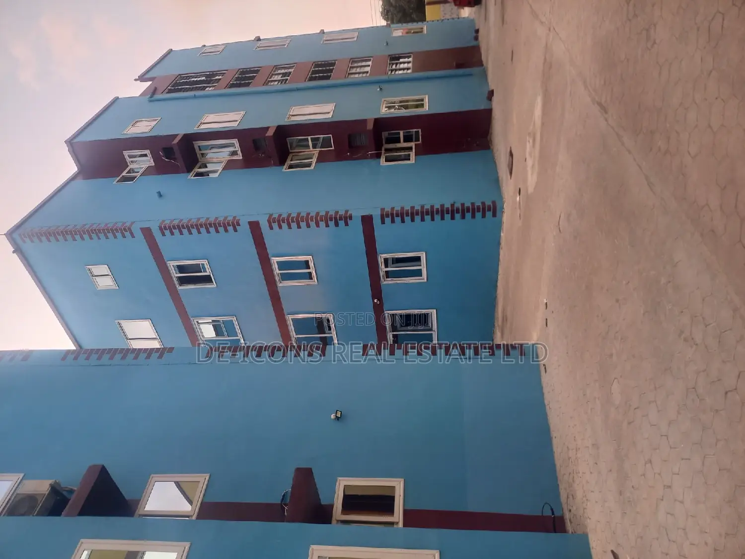 1bdrm Duplex in De-Icons Real Estate, Kasoa for rent