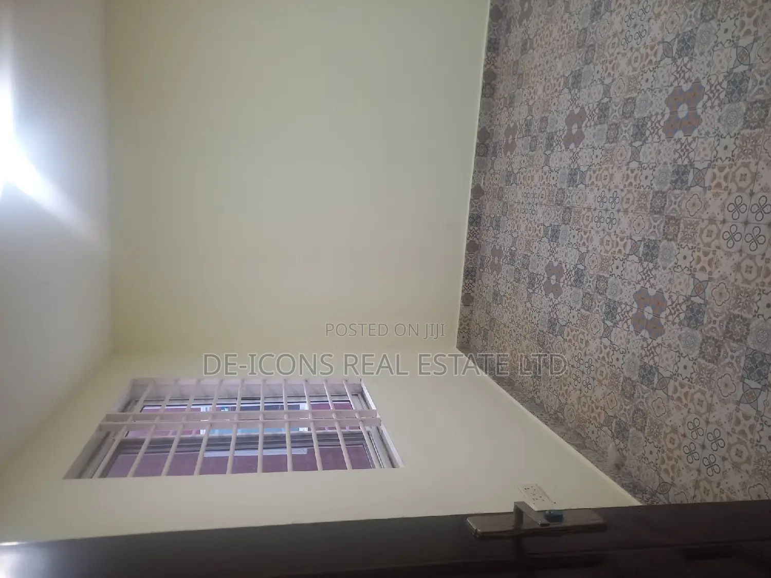 1bdrm Duplex in De-Icons Real Estate, Kasoa for rent