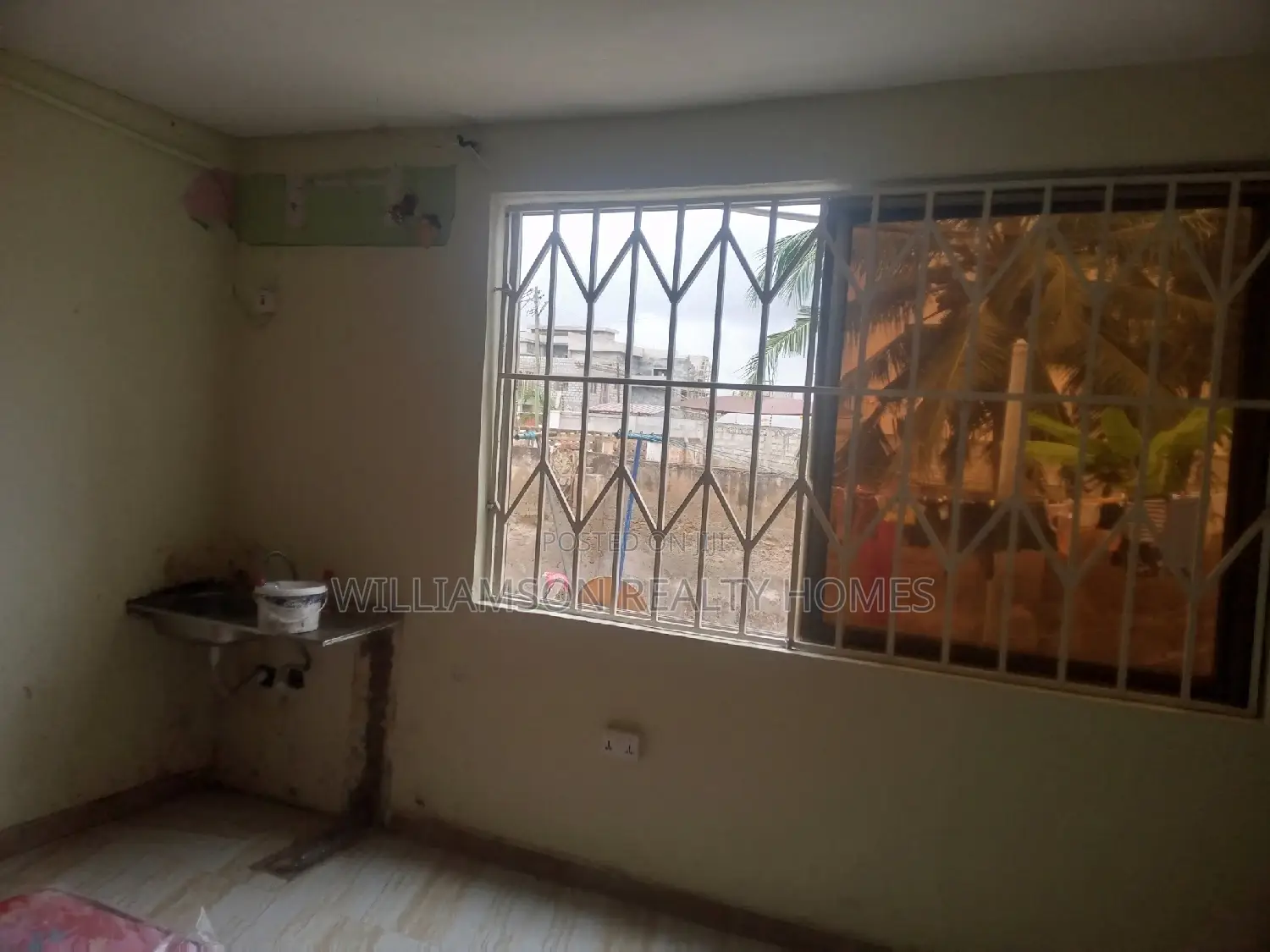 1bdrm Apartment in Community 18 Area, Spintex for rent