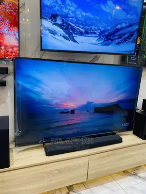 Newly in Stock Samsung 65” Crystal Uhd Tv(65AU7172).