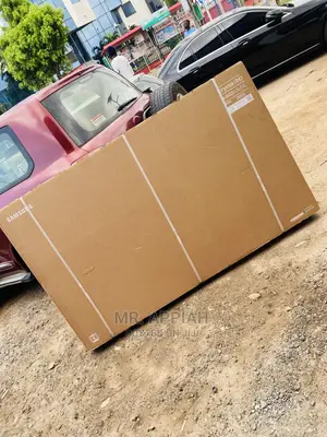 Sealed in Box  Samsung(85AU7172)85” Crystal Uhd Led Tv 