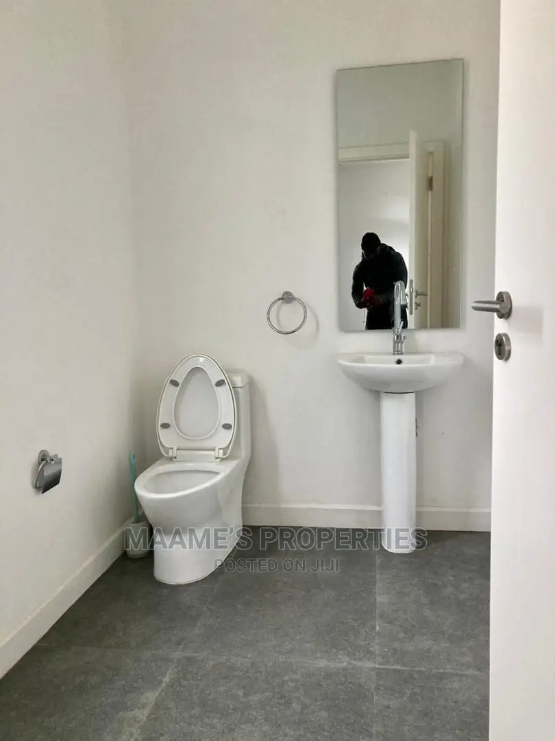 2bdrm Townhouse / Terrace in Maame’S Properties, Oyarifa for rent