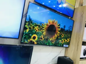 Au7022 Samsung Lastest LED 50 Inches Glossy  Tv