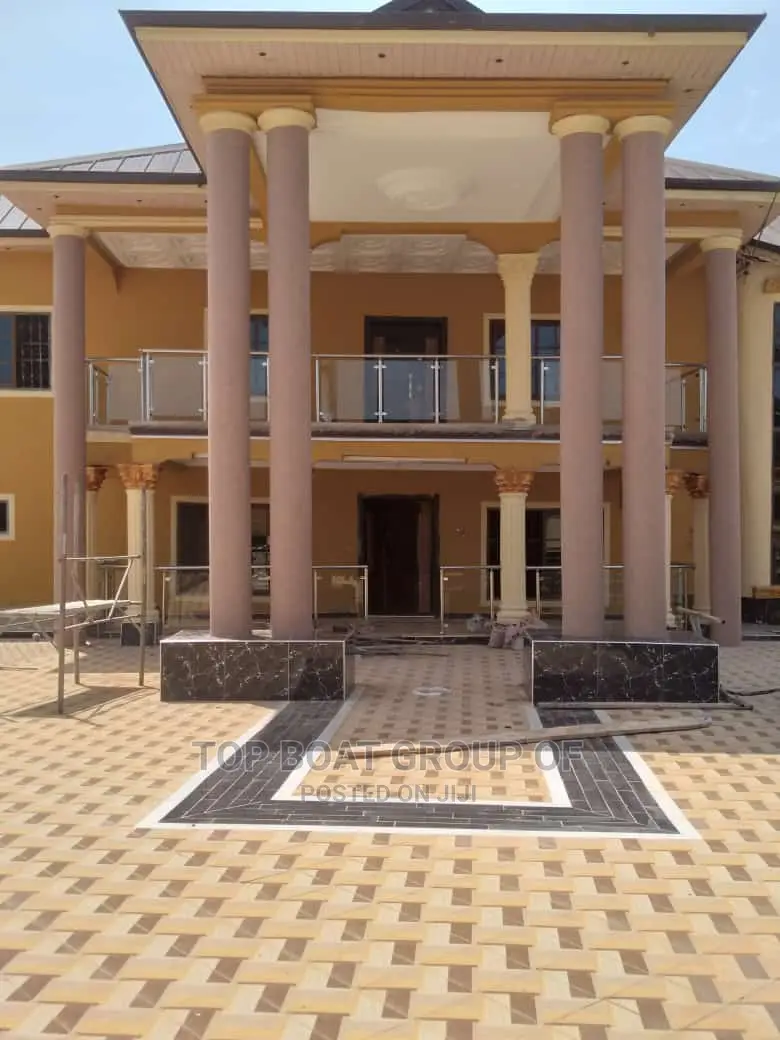 Furnished 8bdrm Apartment in Top Boat Estate, Kumasi Metropolitan