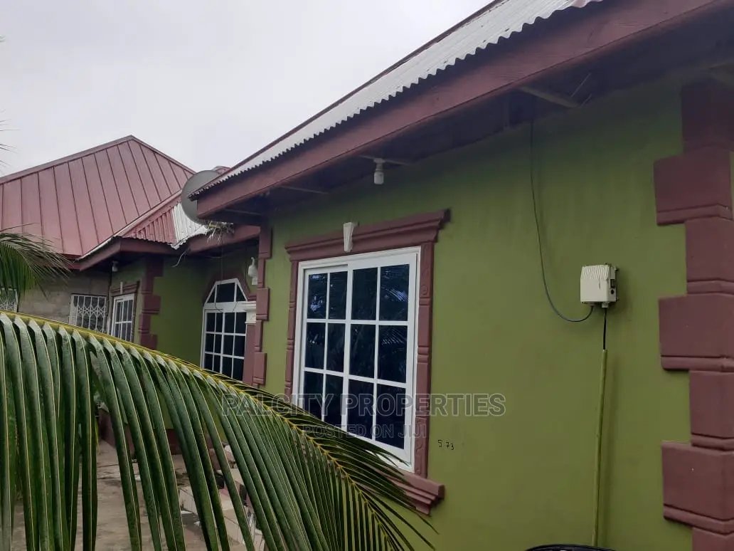 3bdrm House in Aputuogya, Kumasi Metropolitan for sale