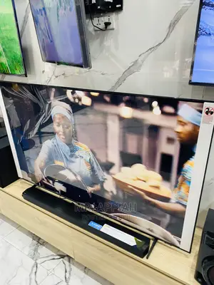Elegant Black Samsung 55inch Crystal Uhd Led Tv.55cu7172