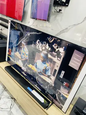 Elegant Black Samsung 60 Inch 60AU7172 UHD LED Tv 