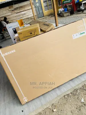 Elegant Samsung(65BU8002)65 Inch Crystal Uhd LED Tv 