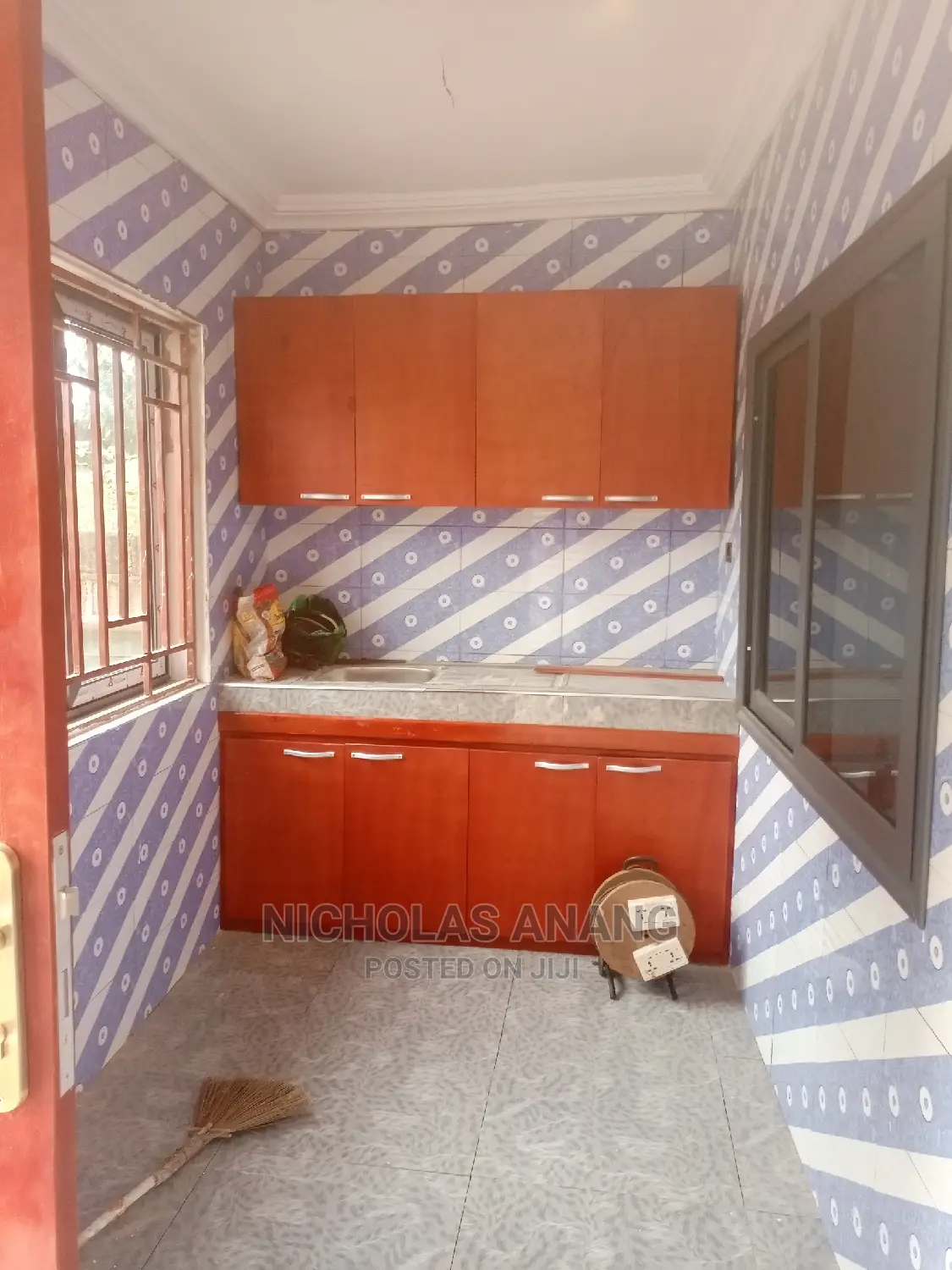 1bdrm Apartment in Dorns Properties, New Town for rent