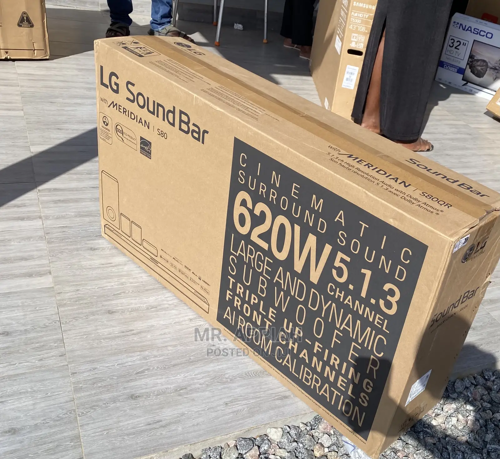 Elegant Black LG S80QR Bluetooth Sound Bar System 