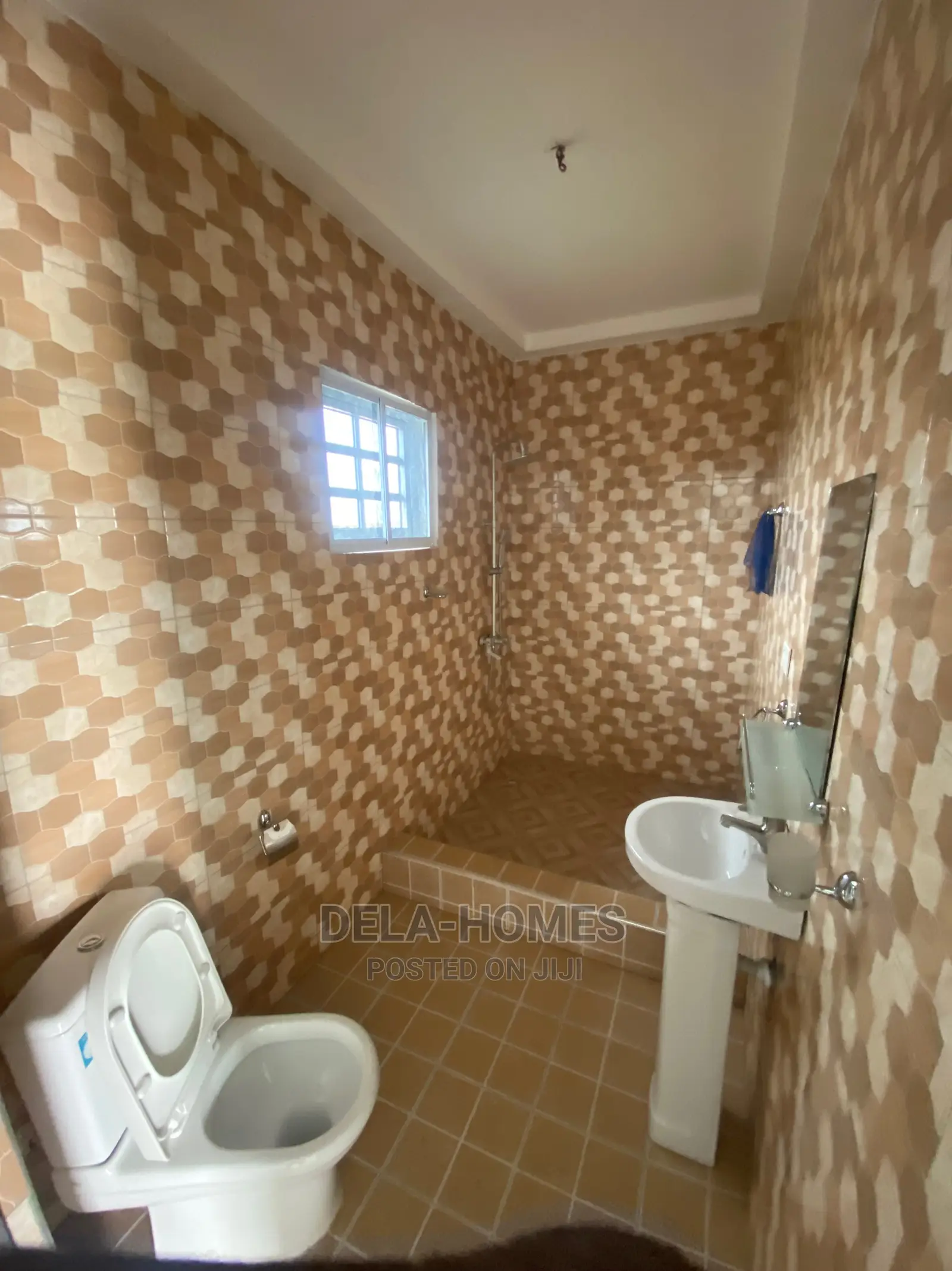 Newly Built Chamber N Hall Sc for Rent at Oyarifa
