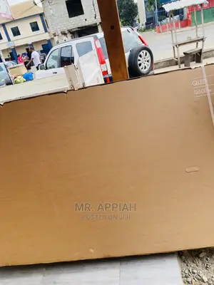 Nice  Samsung 85 Inch QLED Smart Tv(85Q60B) 