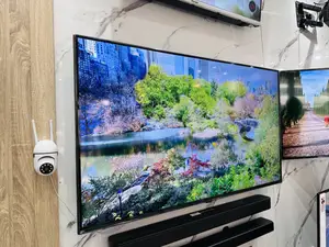 65UQ81003 LG UHD Smart Spectacular Display
