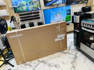 Spectacular View UHD Smart Samsung Cu7172 65” 2023