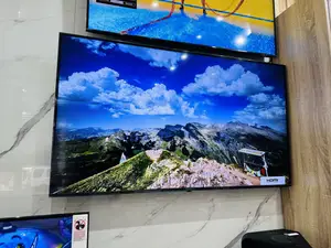 Bu8000 55”UHD Samsung Smart Spectacular Display