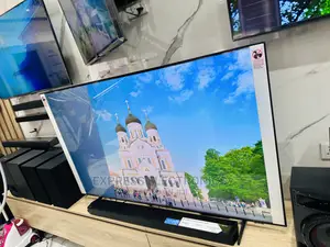 Au9000 55” UHD Samsung Smart Spectacular Display View