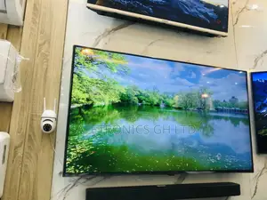 Glossy AU71 Samsung LED UHD Smart 65 Inches Tv