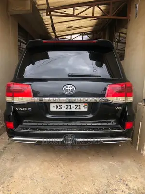 Rent a Car- V8 for Rent in Ghana- Car Rentals in Ghana 