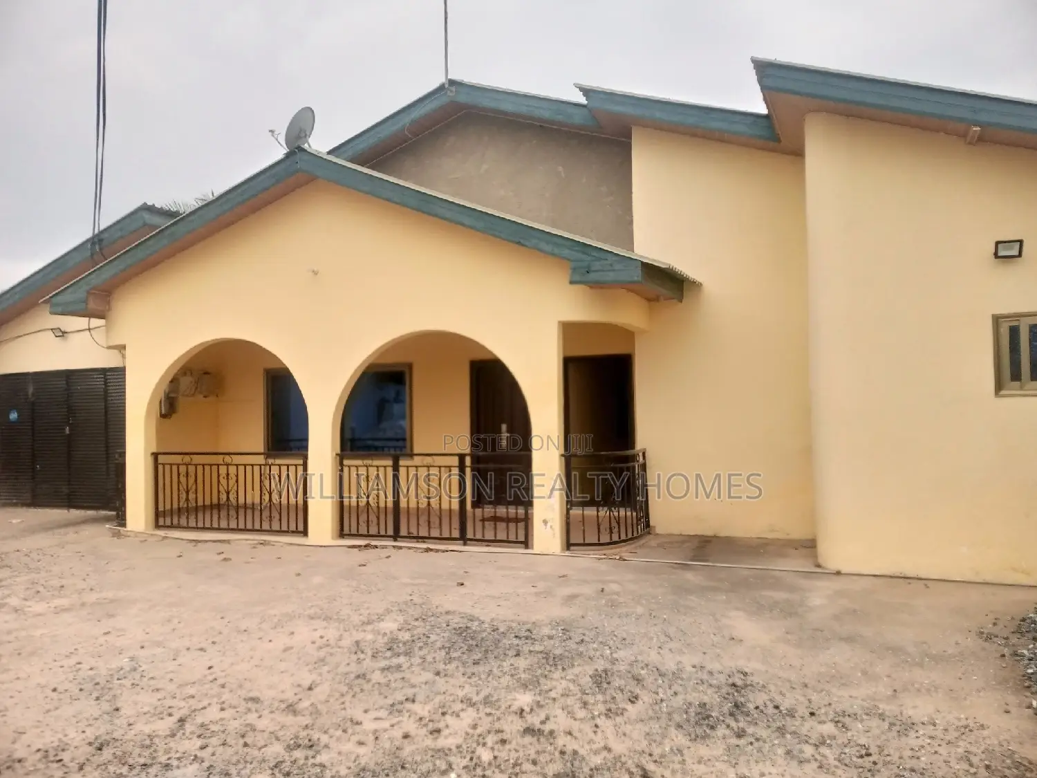 4bdrm Apartment in Community 18 Road, Spintex for rent