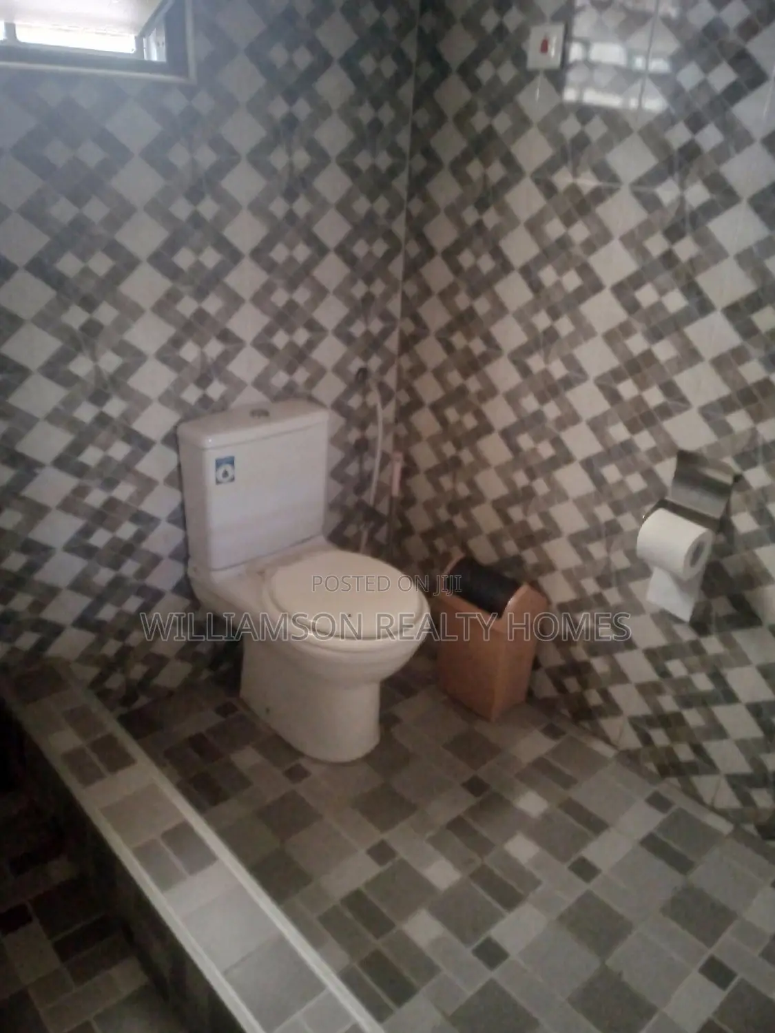 4bdrm Apartment in Community 18 Road, Spintex for rent