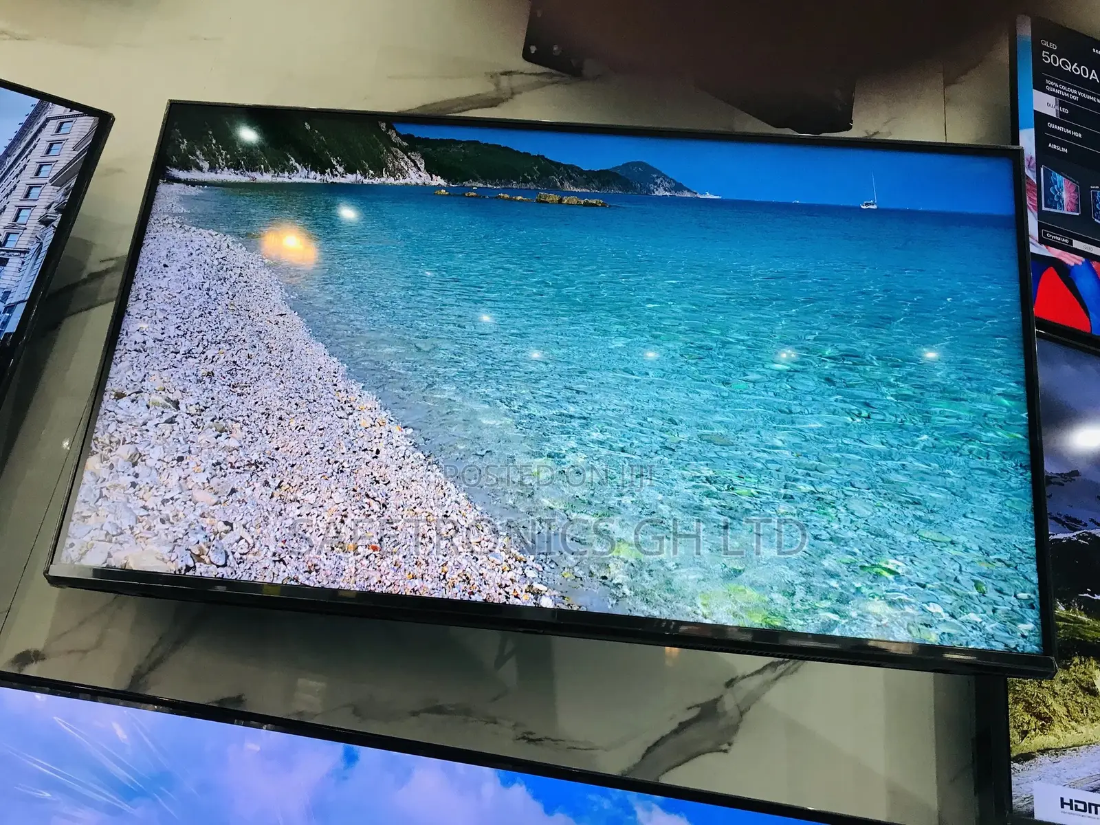Clear 85 Inches UHD Q60B Glossy Samsung Smart QLED Tv