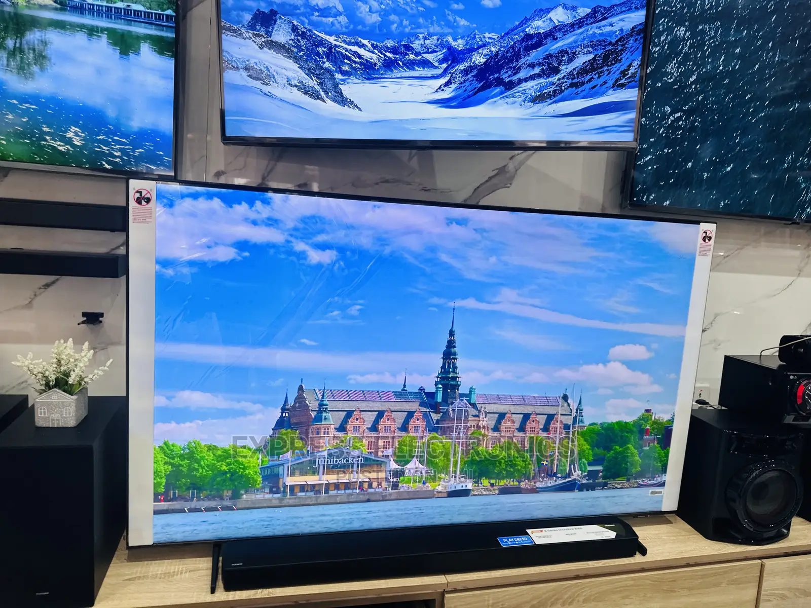 55q60b (Qled ). Uhd Smart Samsung Slim and Black Screen